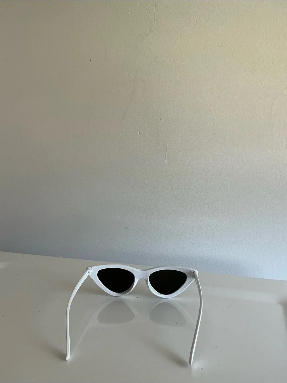 White Cat Eye Women's Sunglasses - Fashion Frame